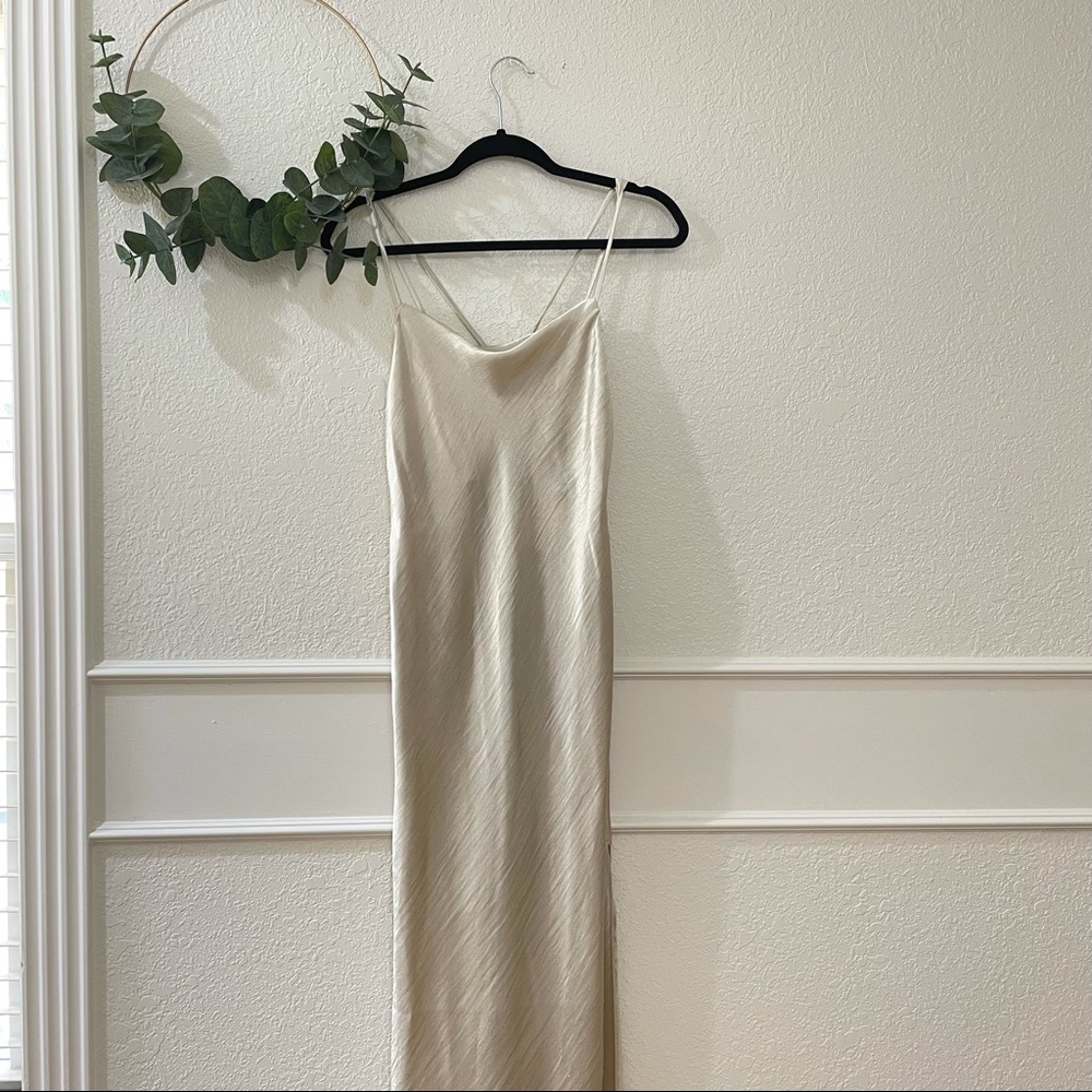 ASOS maxi in high shine satin - Picture 5 of 11